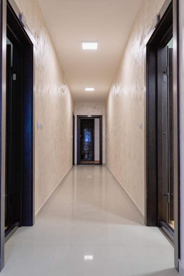 Airmi Hotel Surčin 외부 사진